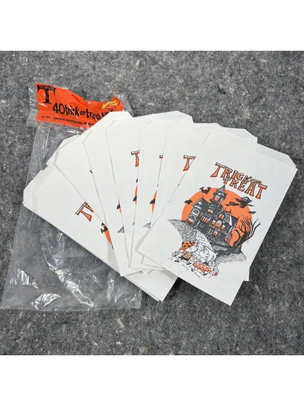 VTG Topstone 28 Pack Opened Paper Trick Or Treat Halloween Bags NO5800